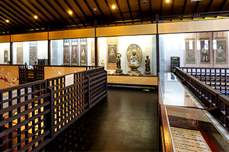 月山寺美術館では国指定文化財を多数展示